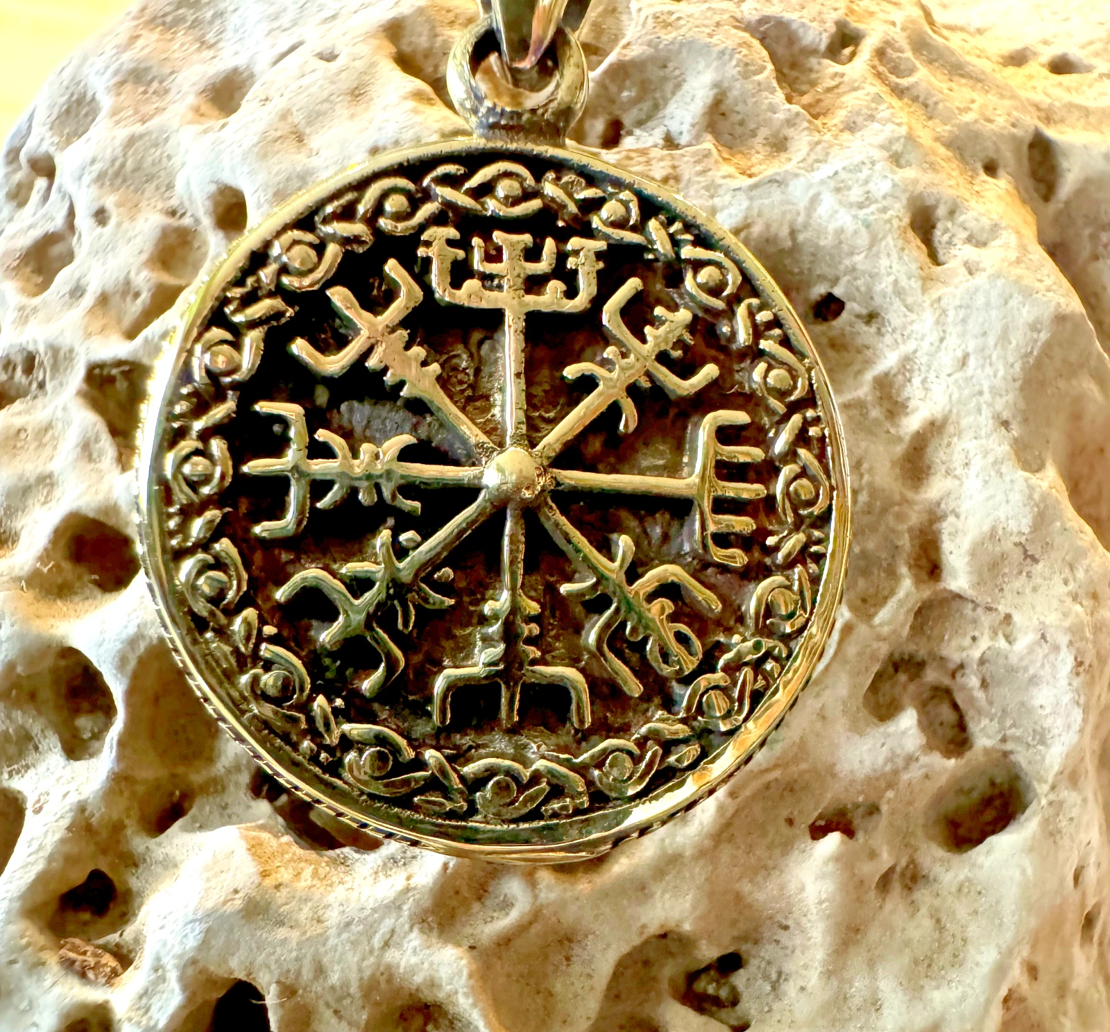 Wikinger Kompass Vegvisir - Schutzamulett und Wegweiser als Zopfmuster in Bronze – Bild 2